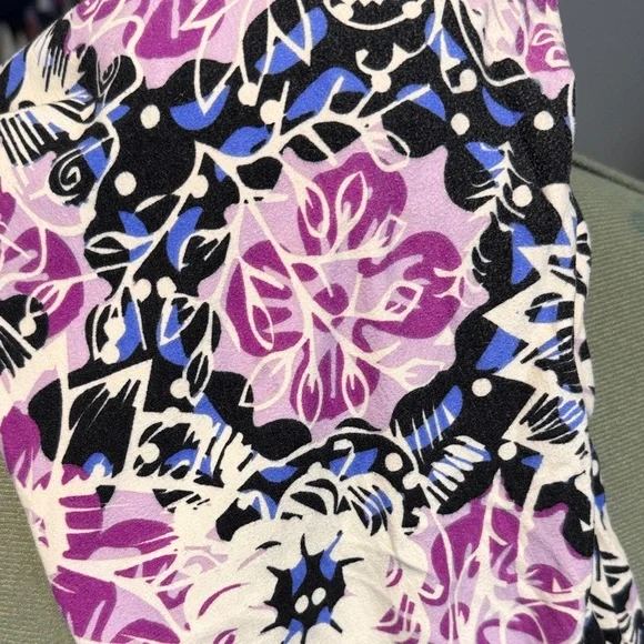 LuLaRoe Floral TC Leggings - Purple and Black - Picture 2 of 2
